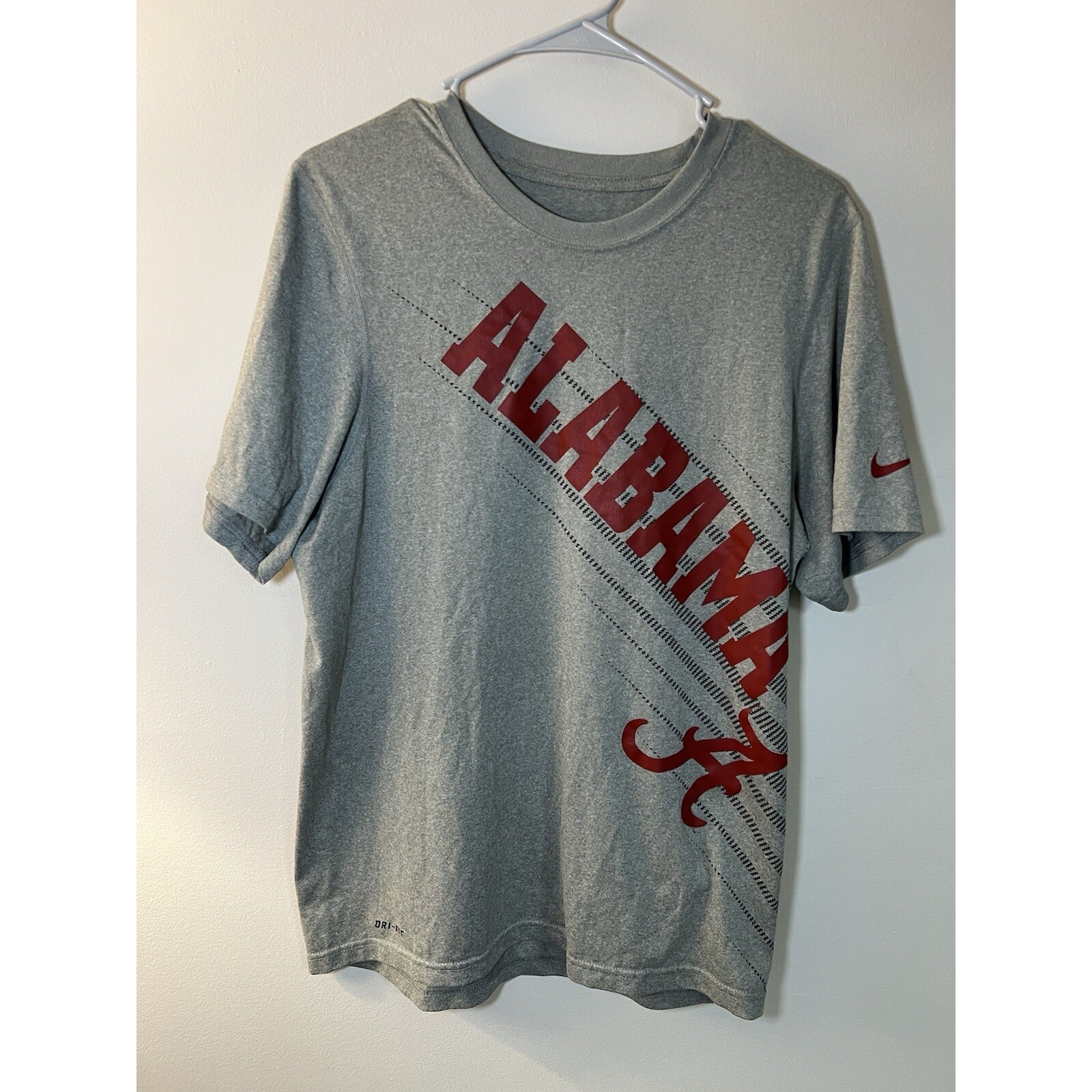 H102 Men Nike DriFit Alabama Crimson Tide Sec Ncaa Small Shirt Football